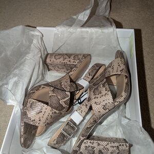 Nib Who What Wear White Khaki Harper Heels Sz 9